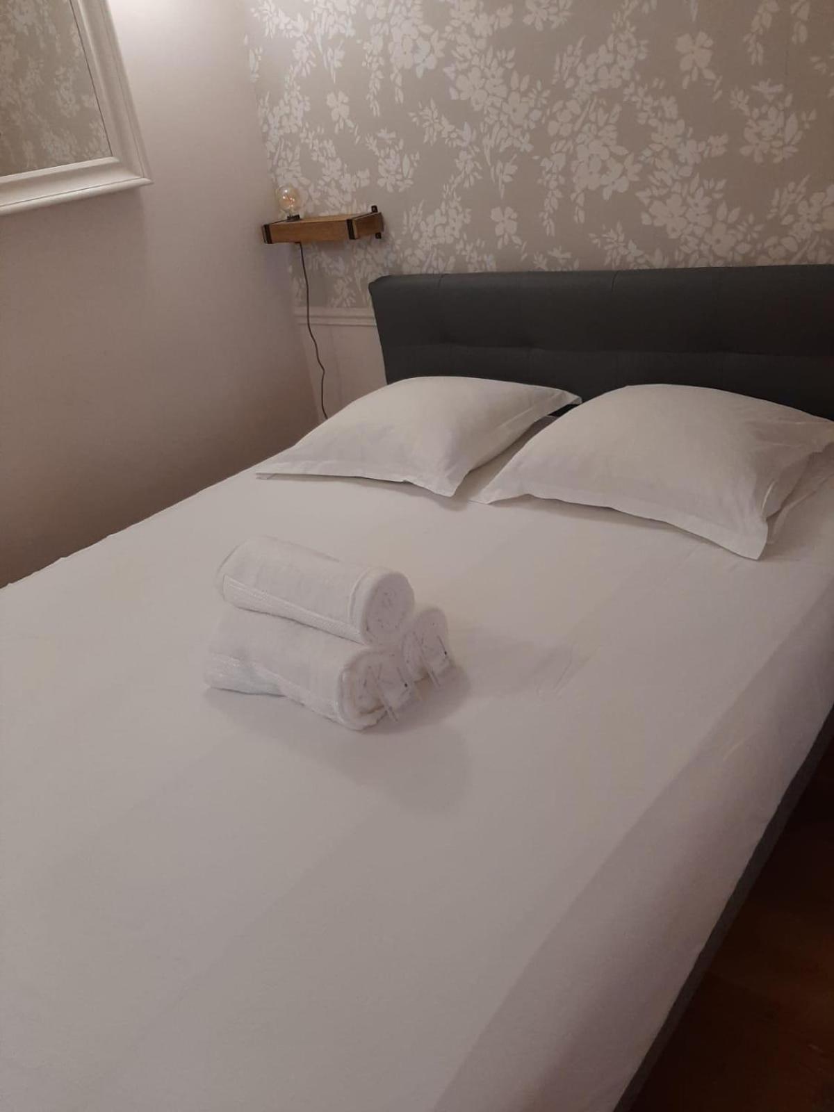 Apartament Ancien Atelier Parisien Grand 2 Pieces Zewnętrze zdjęcie